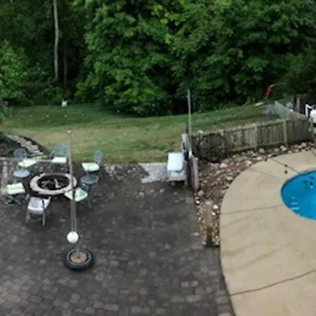 Apartment With Hot Tub & A Pool!